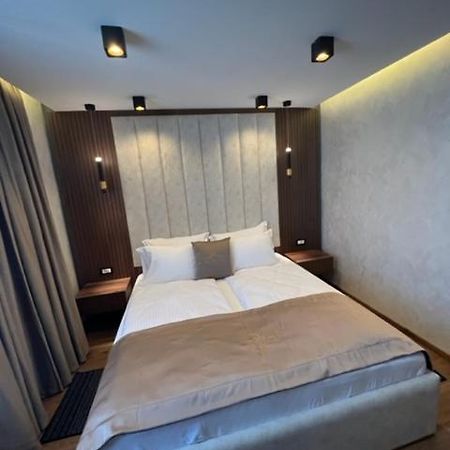 Hotel Palace San Valentino Umag Exterior photo