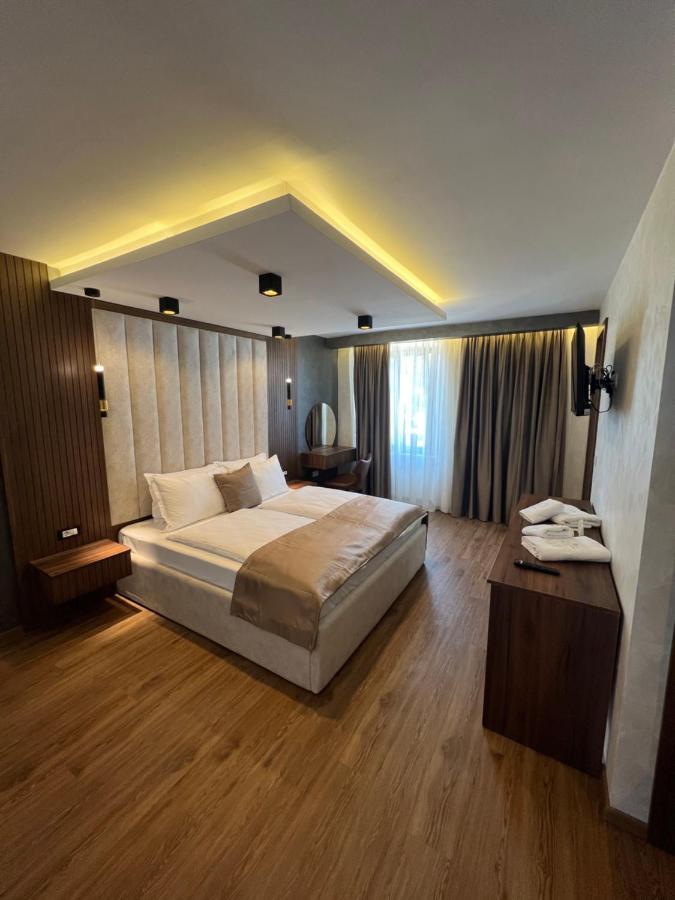 Hotel Palace San Valentino Umag Exterior photo